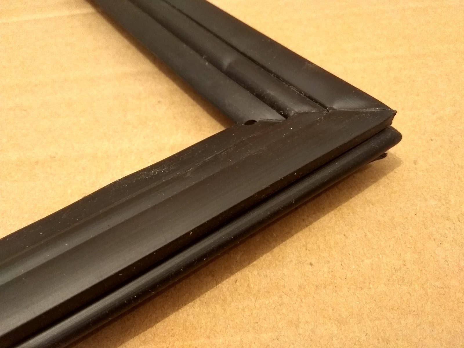 Ущільнювач дверей 495-395мм холодильного столу 232019, 232026, 232033, 232859 W0404902 - зображення 1