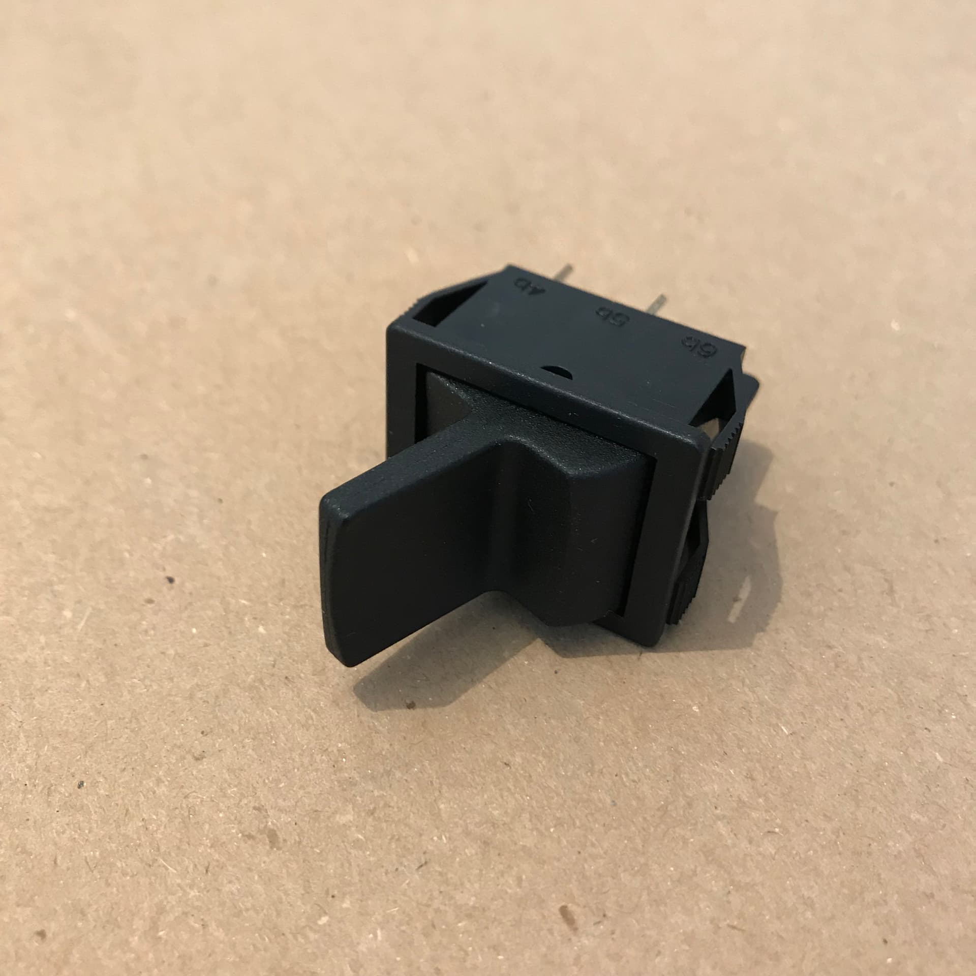 Вимикач двигуна on/off блендер 230701, 230718, 230688 917060 - зображення 1