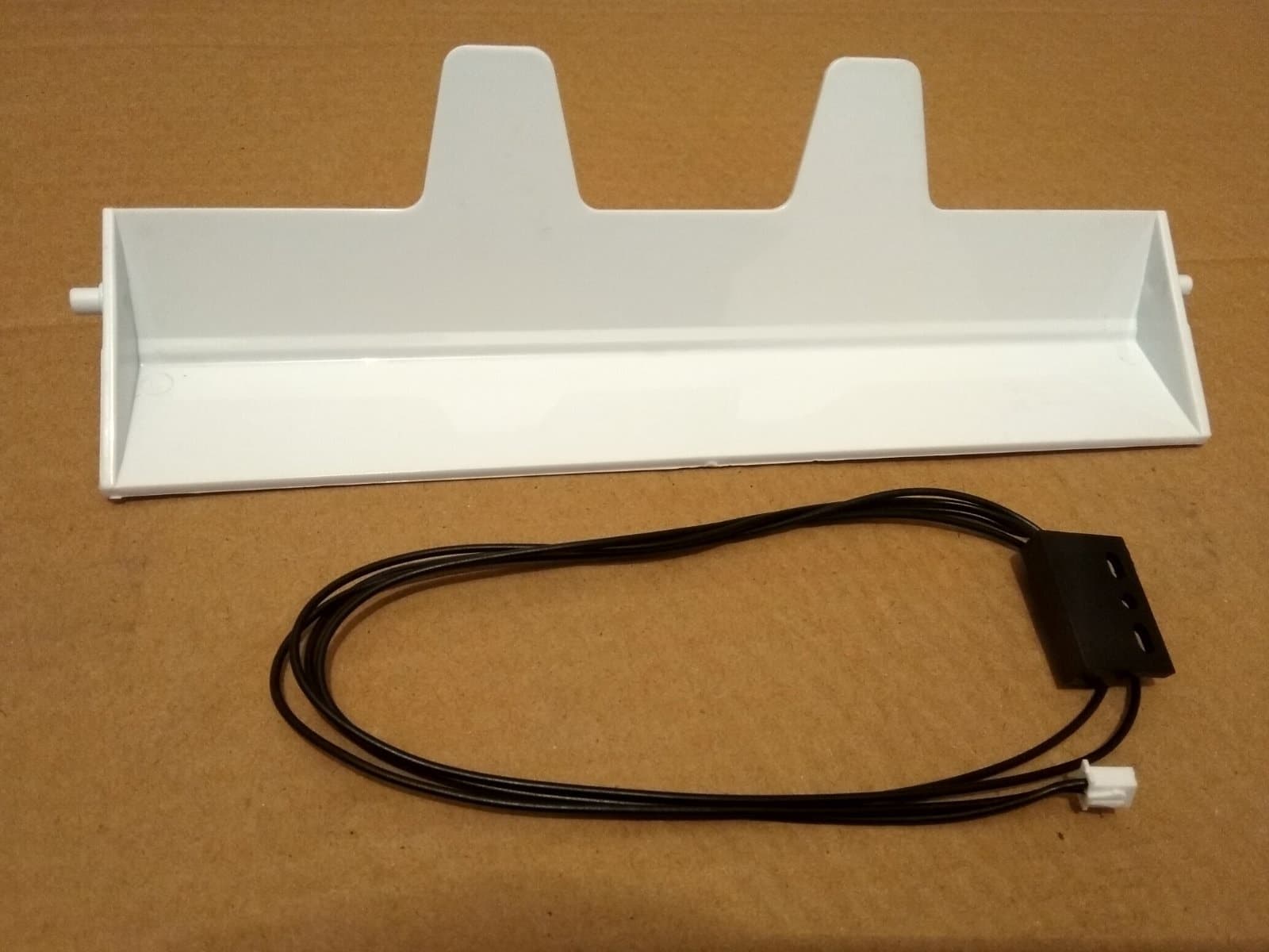 Дверцята ковзаюча (пластікова) лодогенератора 271575 939772 - зображення 1