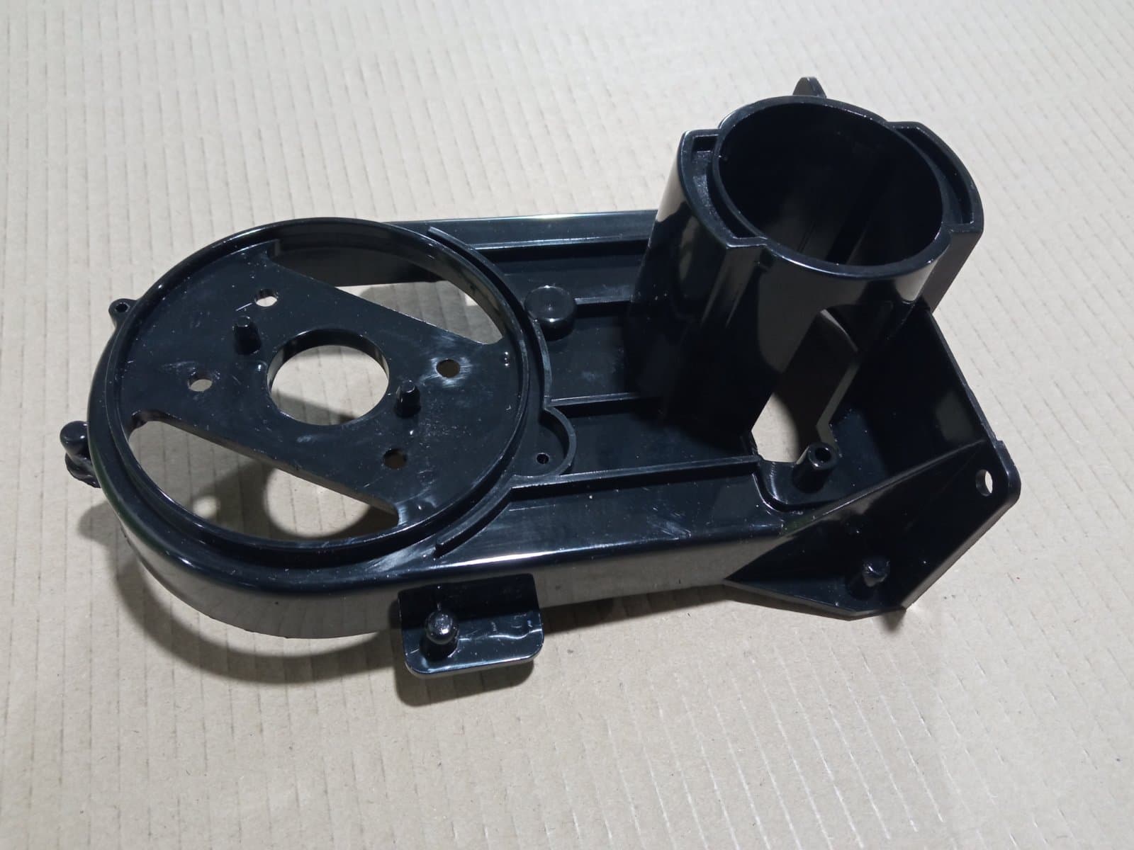 Кришка передня редуктора м"ясорубки 210864 210864-29 - зображення 1