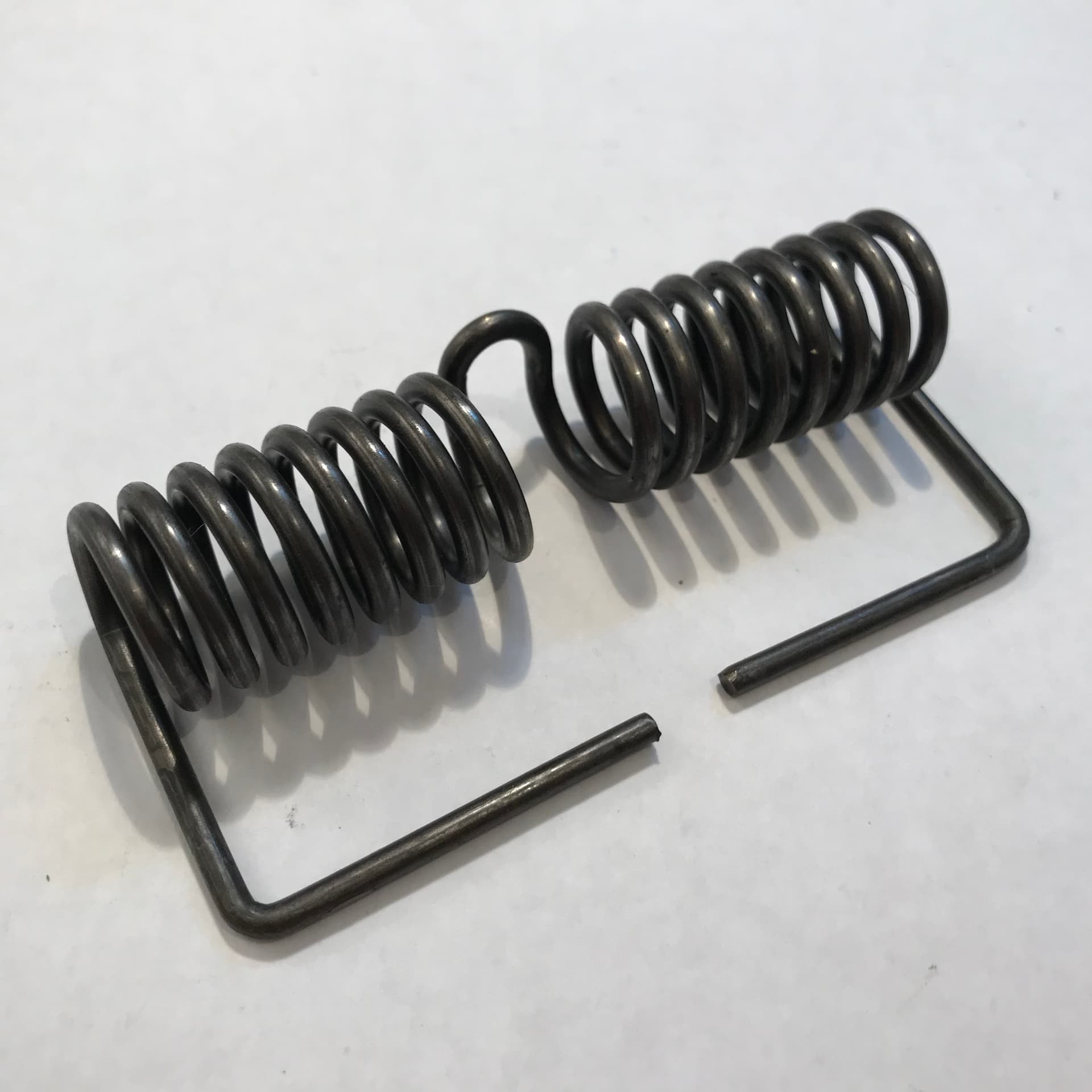 Пружина кришки притискного гриля 263501, 263600, 263655, 263662, 263709, 263808, 263907 901908 - зображення 1