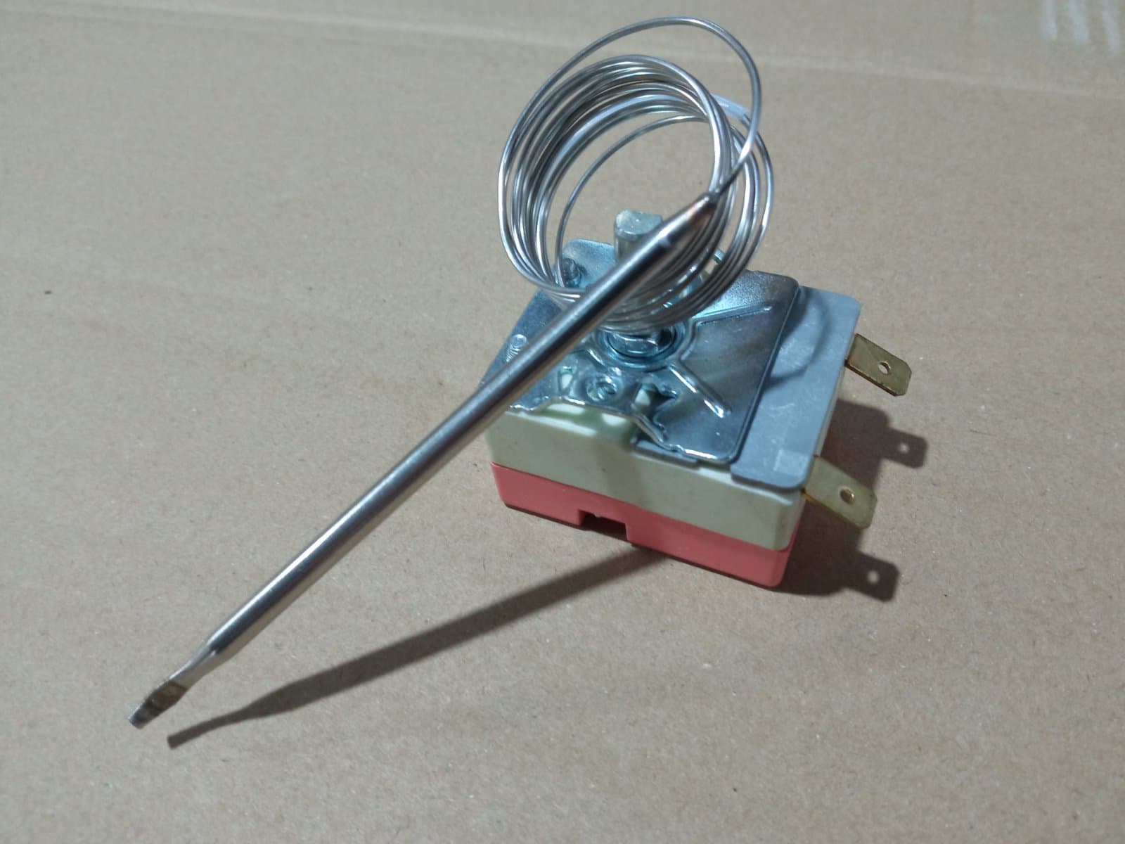 Терморегулятор роликового гриля 282724, 268513, 268520, 268537, 268544 268513-029 - зображення 1