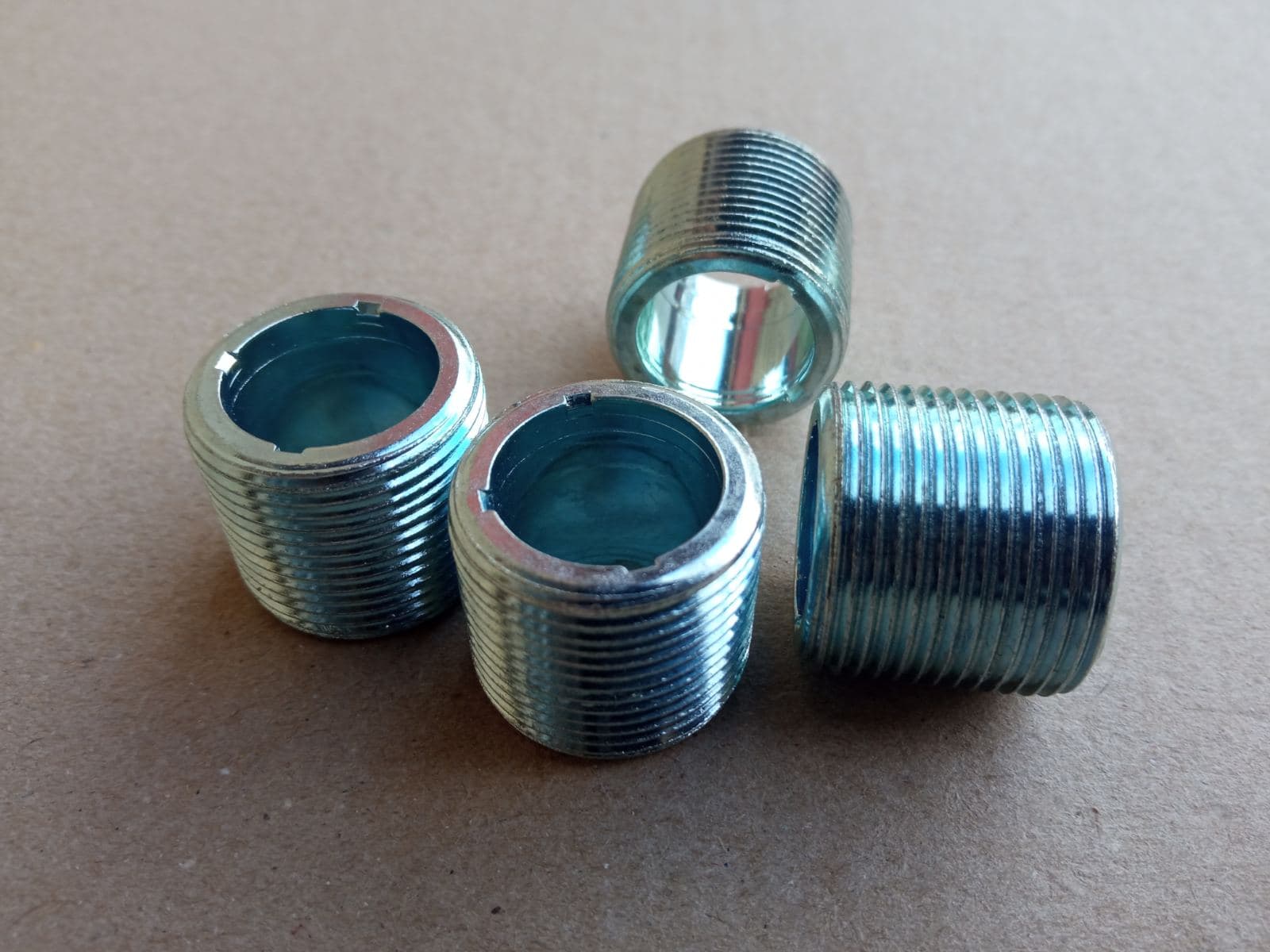 Різьбове з'єднання ніг стелажа 812204 - зображення 1